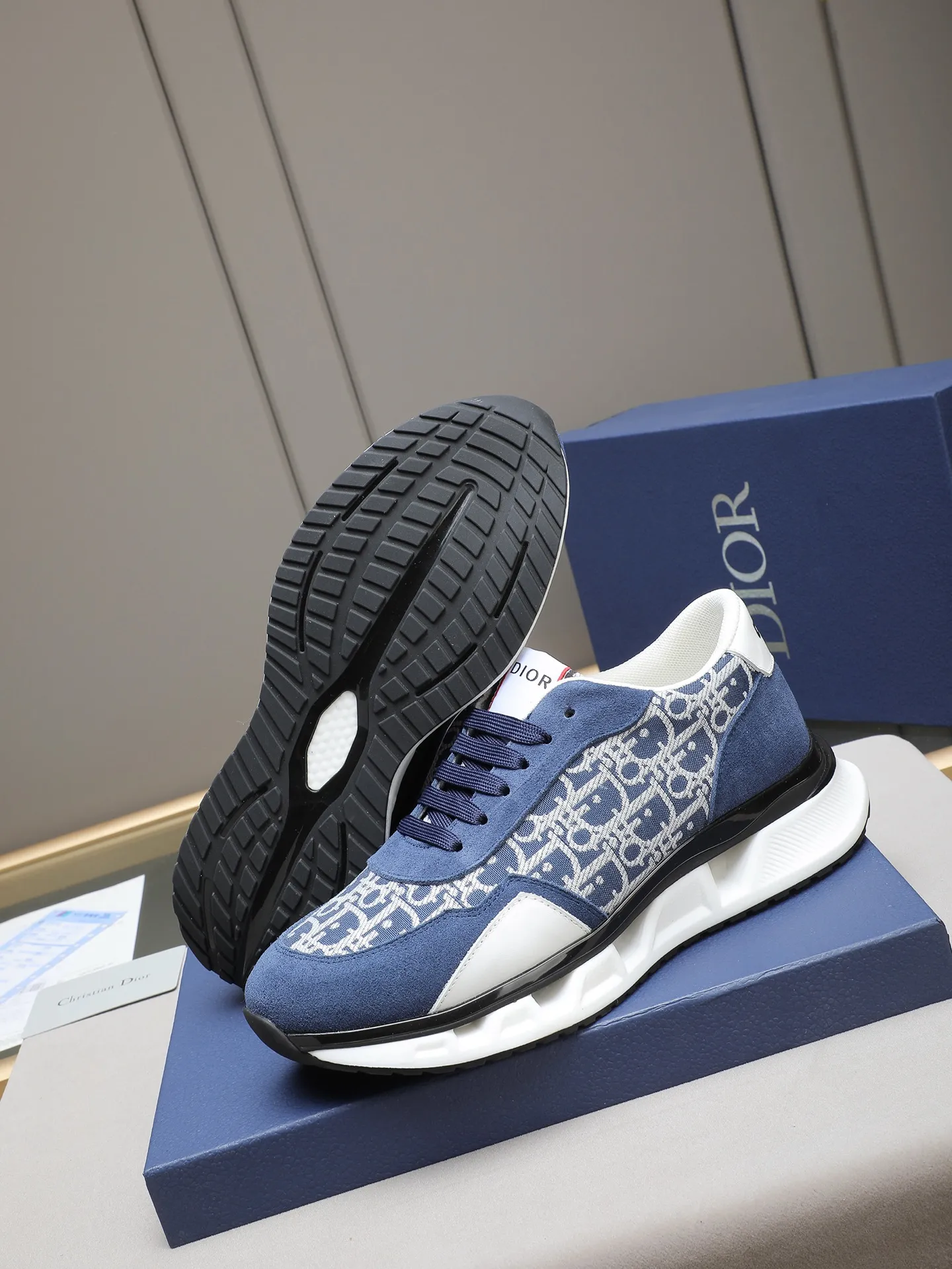 PP460 New Dior🆕The latest men's casual sports shoes, the upper is made of imported cowhide➕Dior's special material! Breathable sheepskin. The TPU blade base is lightweight and wear-resistant! Size:38-44 (45 customized)